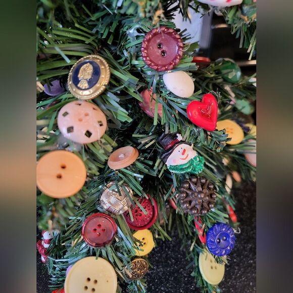 VTG christmas table top tree with button ornaments hand decorated burlap base - Picture 7 of 9